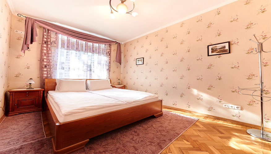 Luxury rental with jacuzzi in Chisinau: 3 rooms, 2 bedrooms, 75 m²